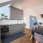 Sky Loft - Moderne Dachwohnung Mit Terrasse Und Blick Aufs Rathaus
