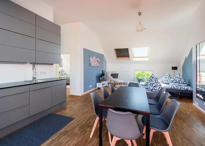 Sky Loft - Moderne Dachwohnung Mit Terrasse Und Blick Aufs Rathaus 公寓 *