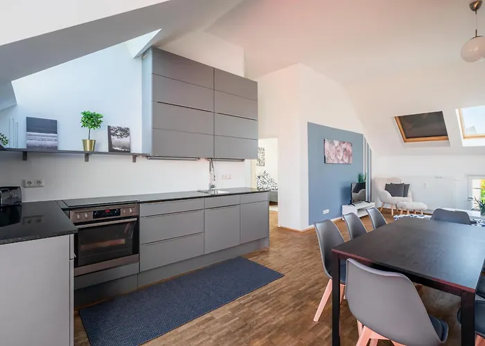 Sky Loft - Moderne Dachwohnung Mit Terrasse Und Blick Aufs Rathaus